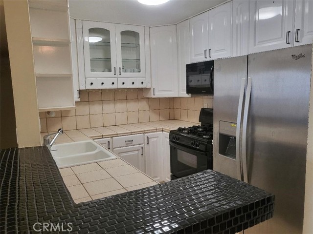 18620 Hatteras Street, 114 photo 3