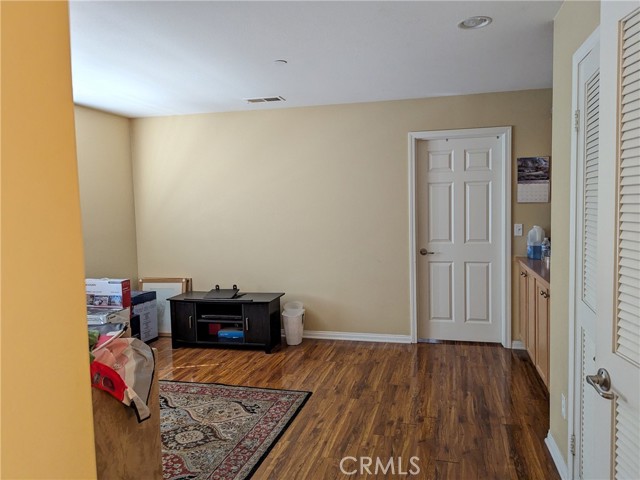 Detail Gallery Image 8 of 15 For 15721 Cobalt St #113,  Sylmar,  CA 91342 - 3 Beds | 2/1 Baths