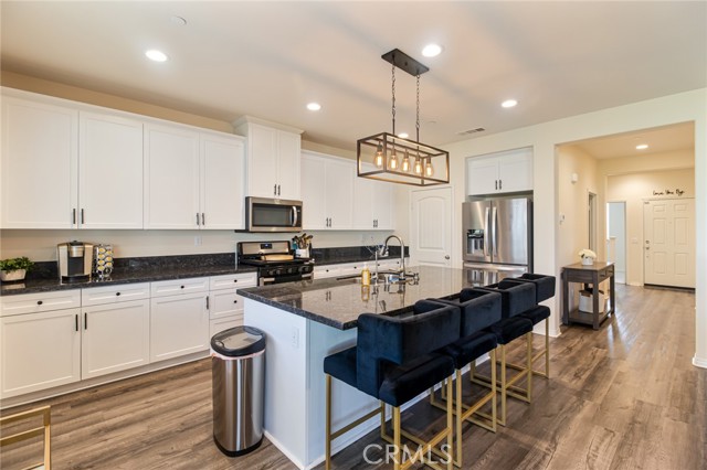 Detail Gallery Image 7 of 34 For 14216 Tuscany Pl, Beaumont,  CA 92223 - 5 Beds | 3 Baths