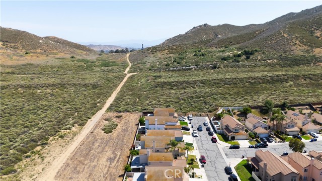 11979 Savona Dr, Fontana CA: https://media.crmls.org/medias/f00c9b3f-fa34-4691-807f-0170d14d713f.jpg