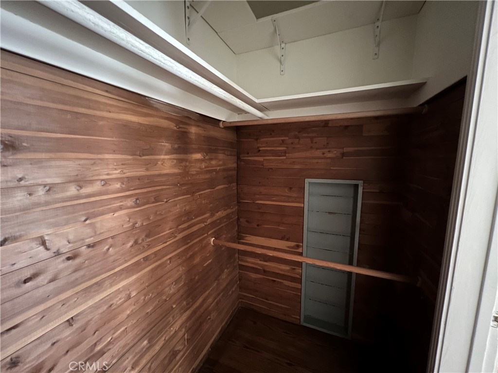 https://media.crmls.org/medias/f00d5181-a2ae-4b06-8a64-8f3c1b8d352e.jpg?preset=X-Large