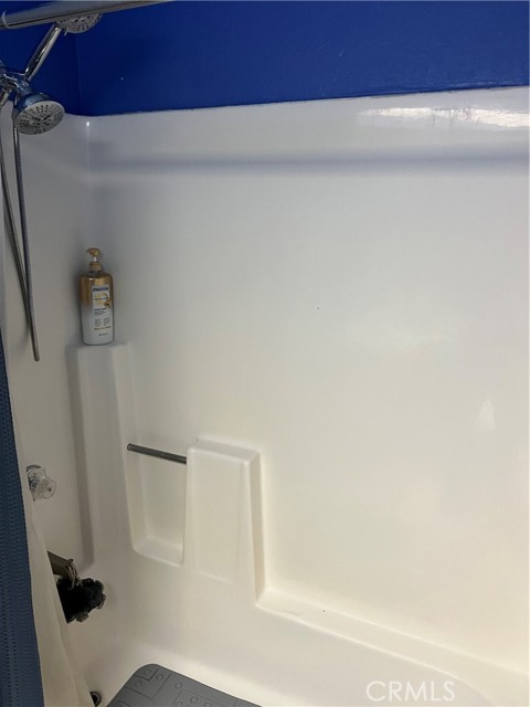 Detail Gallery Image 13 of 21 For 304 Park Shadow Ct, Baldwin Park,  CA 91706 - 2 Beds | 2 Baths