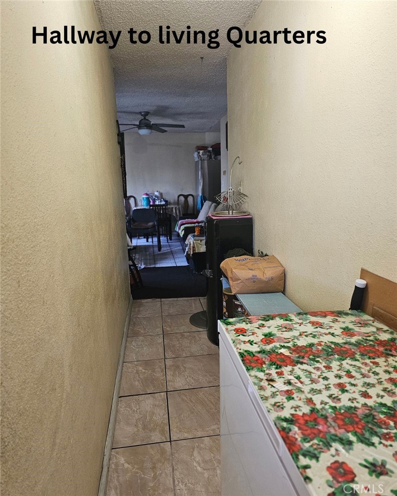 https://media.crmls.org/medias/f00e5379-892e-4f19-bd09-5d0d02f20d90.jpg?preset=X-Large