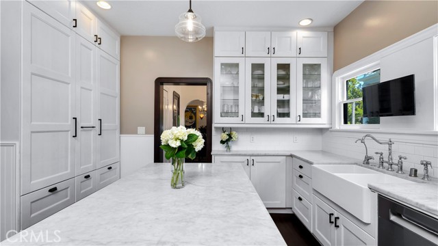 Detail Gallery Image 28 of 69 For 2042 N Ross St, Santa Ana,  CA 92706 - 3 Beds | 2/1 Baths