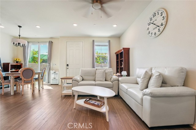 24140 Tuscany Avenue, Murrieta CA: https://media.crmls.org/medias/f00f1103-9b62-4e57-ae2b-a8a7b14c67d9.jpg