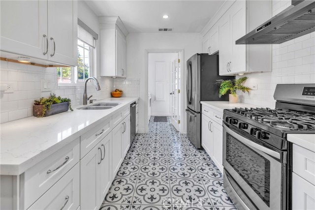 3743 N Studebaker Road, Long Beach CA: https://media.crmls.org/medias/f00f3222-6ca8-4da4-93b9-ac09101bb57b.jpg