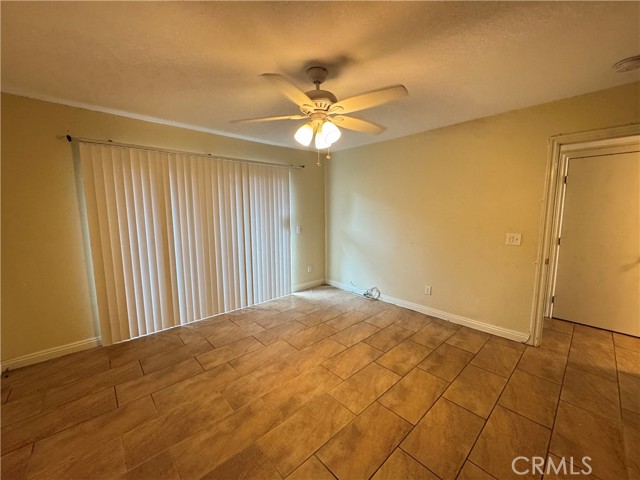 1251 S Meadow Lane, Colton CA: https://media.crmls.org/medias/f00f56a7-efb1-429b-b917-e3ac08529cd7.jpg
