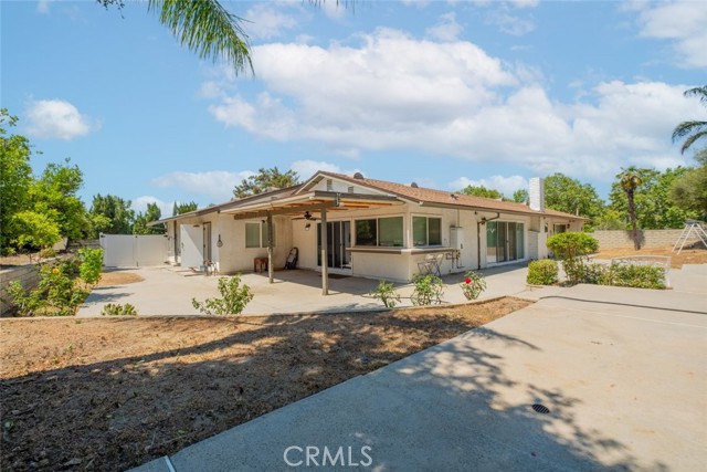19941 Hiawatha Street, Chatsworth CA: https://media.crmls.org/medias/f00f5a76-21ca-4daa-8e36-5c88db04142f.jpg