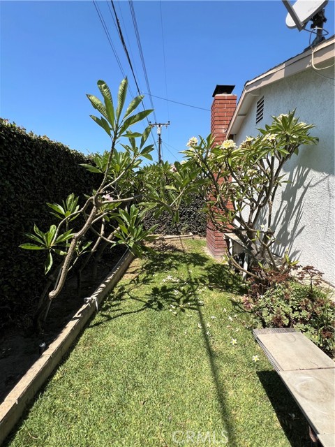 8940 Comet Circle, Westminster CA: https://media.crmls.org/medias/f00f96d5-3d5b-4064-81eb-28919ed2d7e0.jpg