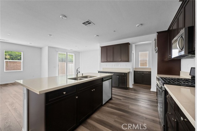 893 Harvest Avenue, Upland CA: https://media.crmls.org/medias/f01026f1-10d0-4a24-a8eb-b8ca1136f123.jpg
