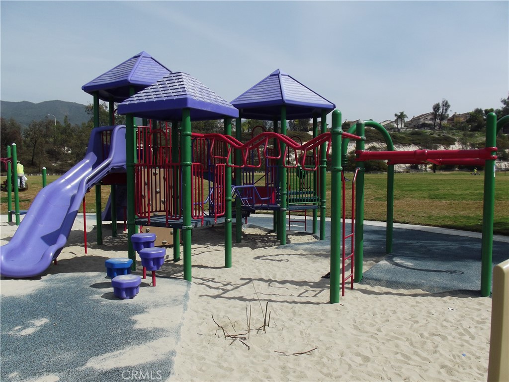 https://media.crmls.org/medias/f0103783-849a-4809-8dff-984810c177f4.jpg?preset=X-Large