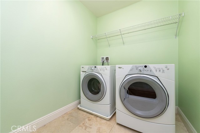 7271 Enclave Drive, Eastvale CA: https://media.crmls.org/medias/f01103f6-ff2b-4738-9822-b532616c34d5.jpg