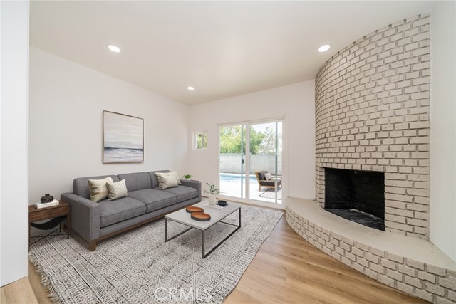 Detail Gallery Image 8 of 30 For 18987 Mindanao St, Bloomington,  CA 92316 - 4 Beds | 2 Baths