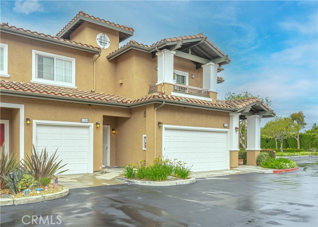 Detail Gallery Image 2 of 30 For 17769 Liberty Ln, Fountain Valley,  CA 92708 - 2 Beds | 2 Baths