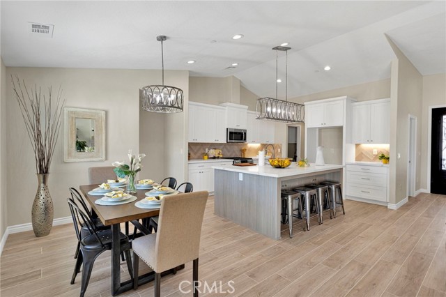 Detail Gallery Image 12 of 63 For 18525 Seaforth, Hesperia,  CA 92345 - 4 Beds | 2/1 Baths