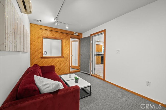 Detail Gallery Image 30 of 45 For 5017 Cartwright #3,  North Hollywood,  CA 91601 - 4 Beds | 2/1 Baths