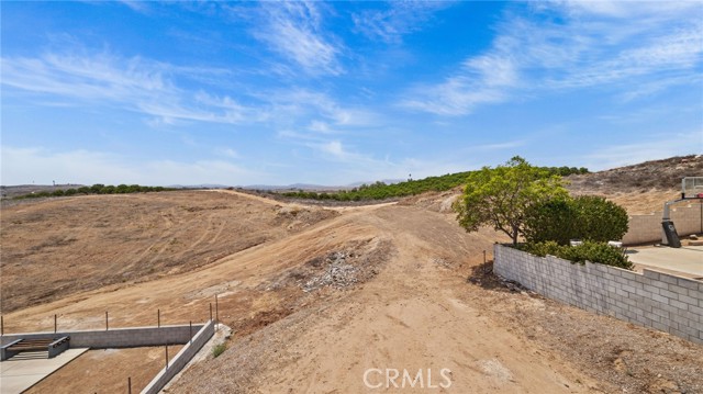 13105 Via Tuscany, Riverside CA: https://media.crmls.org/medias/f013b4c9-34cb-449a-8510-fe1ae52f68c2.jpg