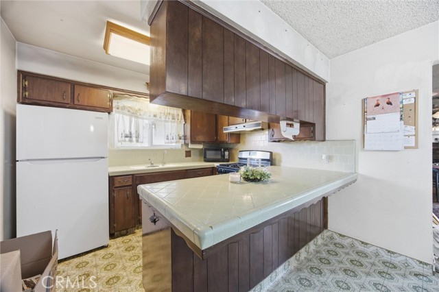 Detail Gallery Image 15 of 29 For 334 N Argyle St, Porterville,  CA 93257 - 3 Beds | 2 Baths