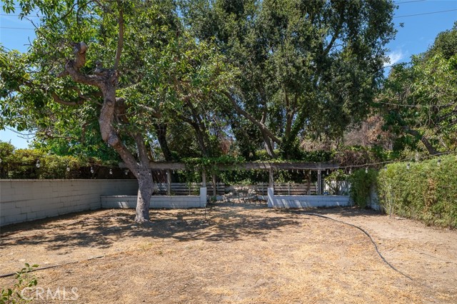 1193 Mount Lowe Drive, Altadena CA: https://media.crmls.org/medias/f015b21b-3148-4c1c-85d1-6e3eeafe849c.jpg