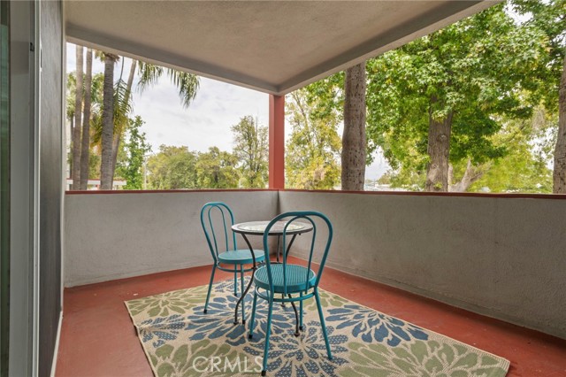 4915 Tyrone Avenue, Sherman Oaks CA: https://media.crmls.org/medias/f0161702-072c-4544-a5b2-15430f65df27.jpg
