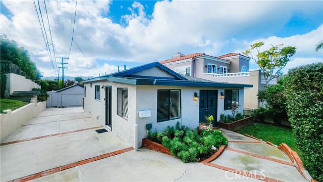 1034 Avenue A, Redondo Beach, California 90277, 2 Bedrooms Bedrooms, ,1 BathroomBathrooms,Residential,Sold,Avenue A,PV24028520