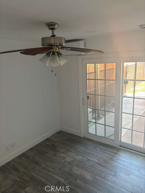 Detail Gallery Image 5 of 7 For 2447 Grove Ave, Corona,  CA 92882 - 2 Beds | 1 Baths