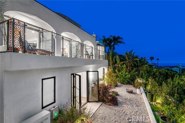 Detail Gallery Image 42 of 42 For 825 Coast View Dr, Laguna Beach,  CA 92651 - 3 Beds | 3/1 Baths