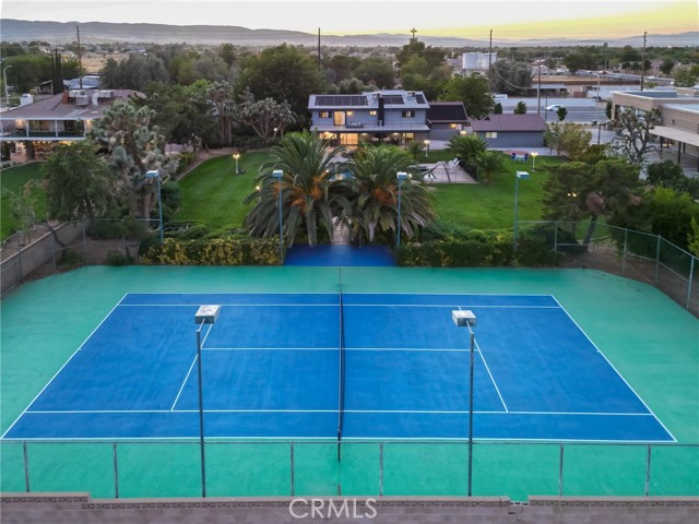 42722 20th W Street, Lancaster CA: https://media.crmls.org/medias/f017c17d-7487-4290-b7ad-bf0ce8159c2a.jpg