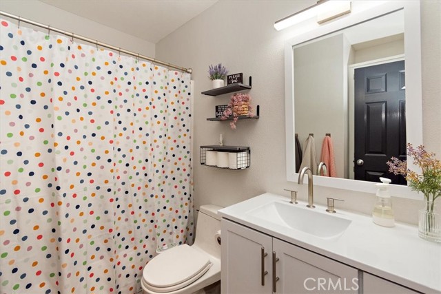 Detail Gallery Image 13 of 24 For 20212 Fanchon Ln #140,  Canyon Country,  CA 91351 - 3 Beds | 2 Baths