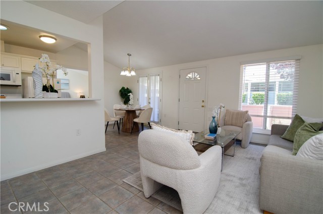 19152 Avenue Of The Oaks, Newhall CA: https://media.crmls.org/medias/f0181e76-a994-4f9f-9b38-e657ad177d99.jpg