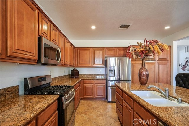 Detail Gallery Image 15 of 49 For 3525 Elker Rd, Corona,  CA 92882 - 4 Beds | 3/1 Baths