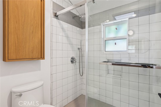 6950 Beckett Street, Tujunga CA: https://media.crmls.org/medias/f01880ac-ab9f-428f-92b9-497c6bbe1046.jpg