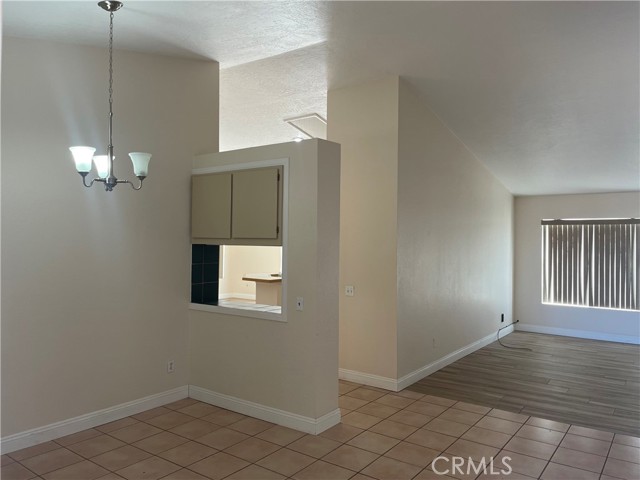 Detail Gallery Image 2 of 7 For 16491 Silica Dr, Victorville,  CA 92395 - 3 Beds | 2 Baths