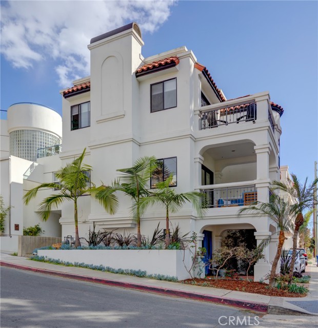 1050 Ardmore Avenue, Hermosa Beach, California 90254, 4 Bedrooms Bedrooms, ,3 BathroomsBathrooms,Residential,Sold,Ardmore,SB22036775