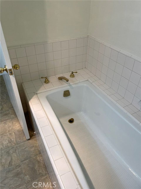 Detail Gallery Image 19 of 32 For 200 N Swall Dr #L252,  Beverly Hills,  CA 90211 - 2 Beds | 2 Baths