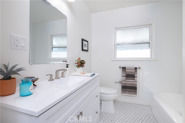 Detail Gallery Image 24 of 26 For 464 W Columbia Ave, Pomona,  CA 91768 - 3 Beds | 2 Baths