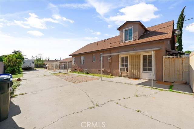 650 N Acacia, Rialto CA: https://media.crmls.org/medias/f019d7a5-b392-49df-afbf-4fb7636cc6ff.jpg