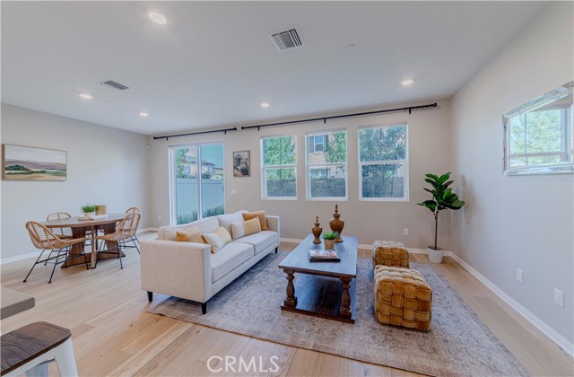 1705 Almond Tree Place, Upland CA: https://media.crmls.org/medias/f019e9fb-702f-491d-be34-5ed600652be6.jpg