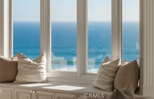 71 Ritz Cove Drive, Dana Point CA: https://media.crmls.org/medias/f01a0d5e-85f2-479d-80b1-283ca3f761b1.jpg