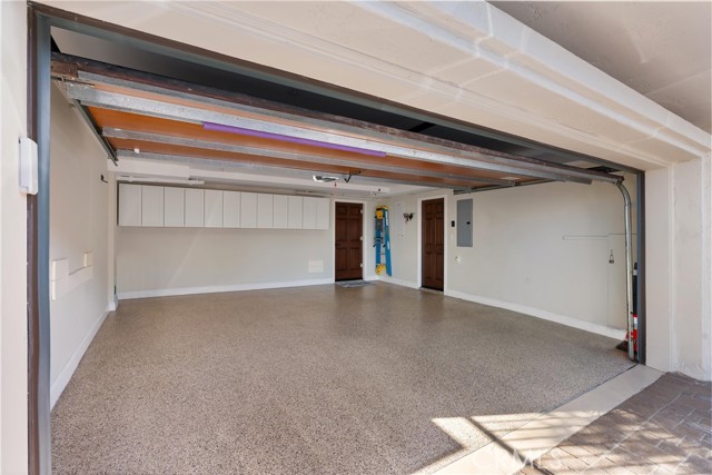 Image 33 of 41 For 3520 Alma  