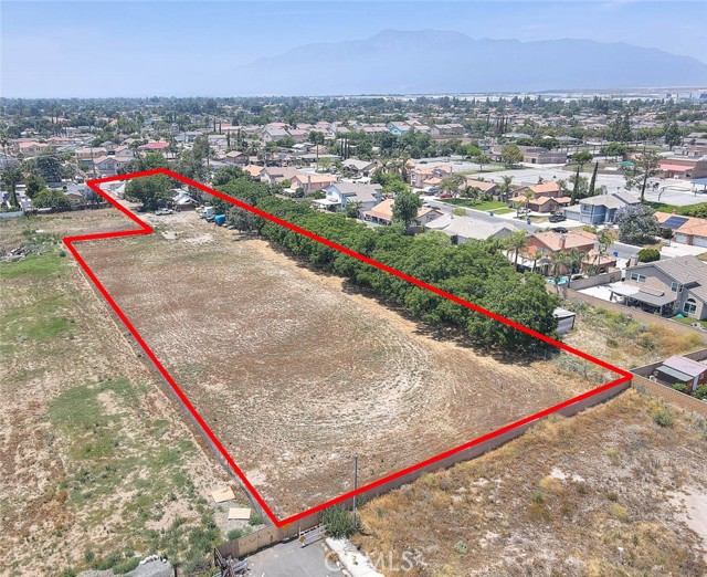 645 N Maple Avenue, Fontana CA: https://media.crmls.org/medias/f01ad194-5524-4f04-8845-4afc247d1cd7.jpg