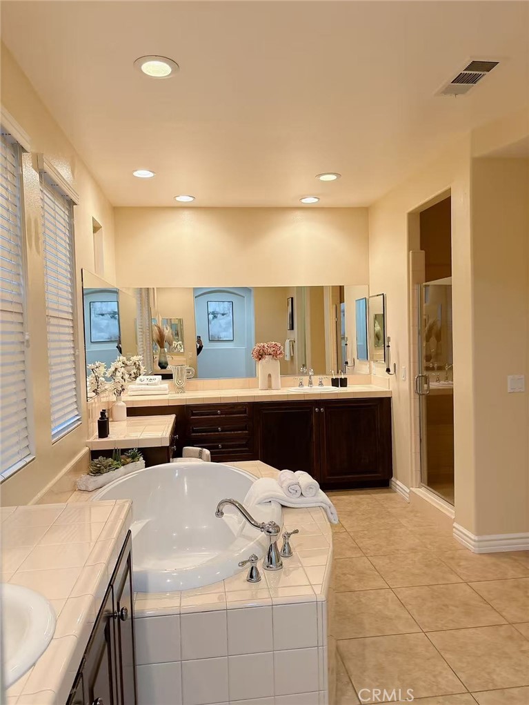 MLS #OC25245828 image #26