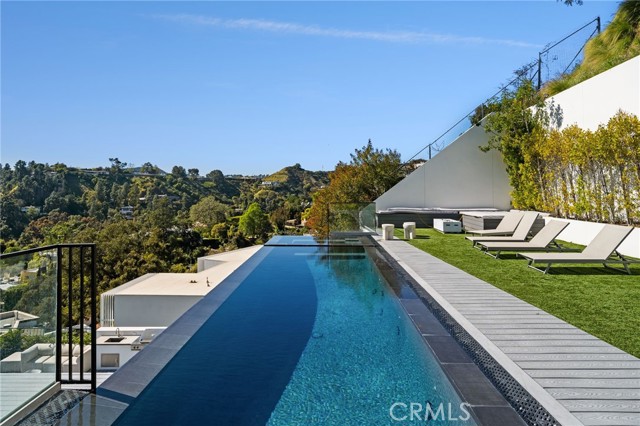 Detail Gallery Image 43 of 64 For 9459 Beverly Crest Dr, Beverly Hills,  CA 90210 - 5 Beds | 7 Baths