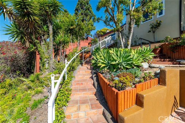 Detail Gallery Image 40 of 58 For 1404 Corona Dr, Glendale,  CA 91205 - 4 Beds | 2/1 Baths