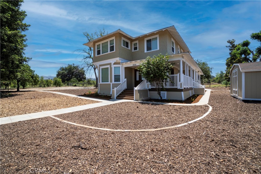 1902 E Citrus Avenue