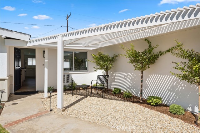 Detail Gallery Image 3 of 24 For 2355 Rutgers Dr, Costa Mesa,  CA 92626 - 4 Beds | 2 Baths
