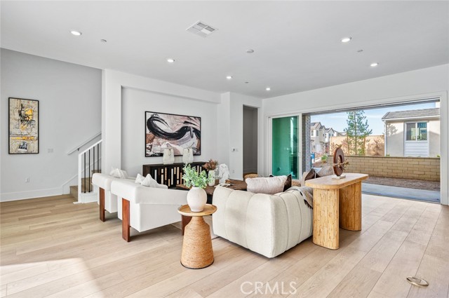 Detail Gallery Image 4 of 40 For 209 Junco, Irvine,  CA 92618 - 5 Beds | 4/1 Baths