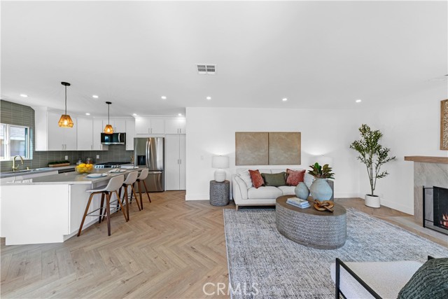 Detail Gallery Image 6 of 47 For 3937 2nd Ave, Los Angeles,  CA 90008 - 3 Beds | 2/1 Baths