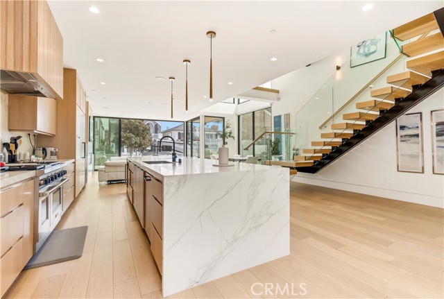 Detail Gallery Image 23 of 62 For 221 Heliotrope Ave, Corona Del Mar,  CA 92625 - 4 Beds | 5/1 Baths