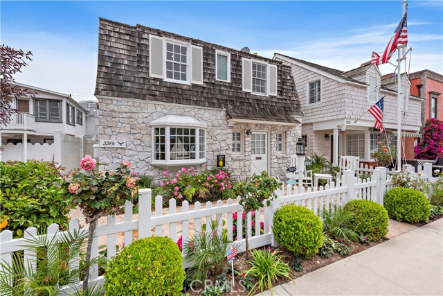 Detail Gallery Image 25 of 29 For 224 Amethyst, Newport Beach,  CA 92662 - 3 Beds | 3 Baths